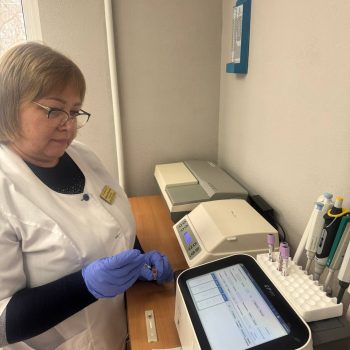 Старший лаборант Грицаненко Людмила