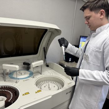 Завідувач лабораторії, лікар-лаборант Гула Іван